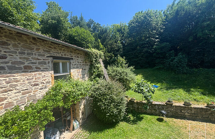 CHASSELAY - Maison Appartement 9 Pièces de 231 m² avec terrain privatif attenant — photo 4