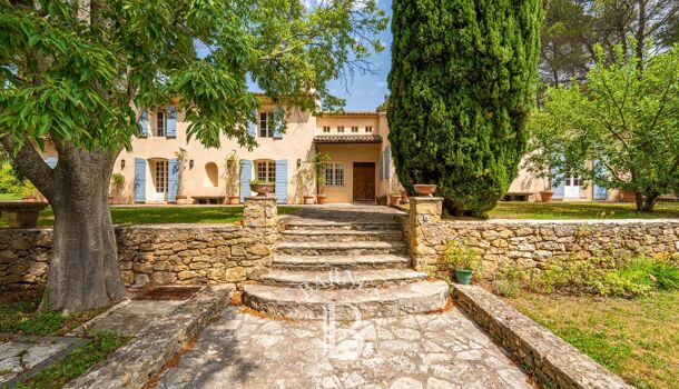Villa / Maison 9 pièces  à vendre Aix-en-Provence 13100