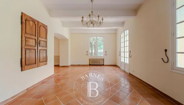 Villa / Maison 9 pièces  à vendre Aix-en-Provence 13100