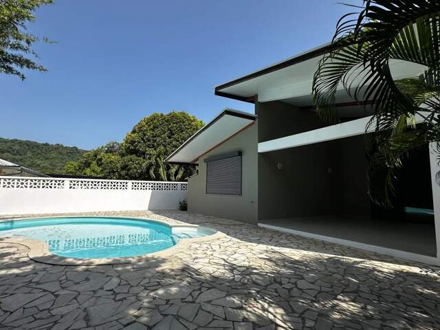 VILLA T5 avec piscine proche de toutes les commodités — photo du bien