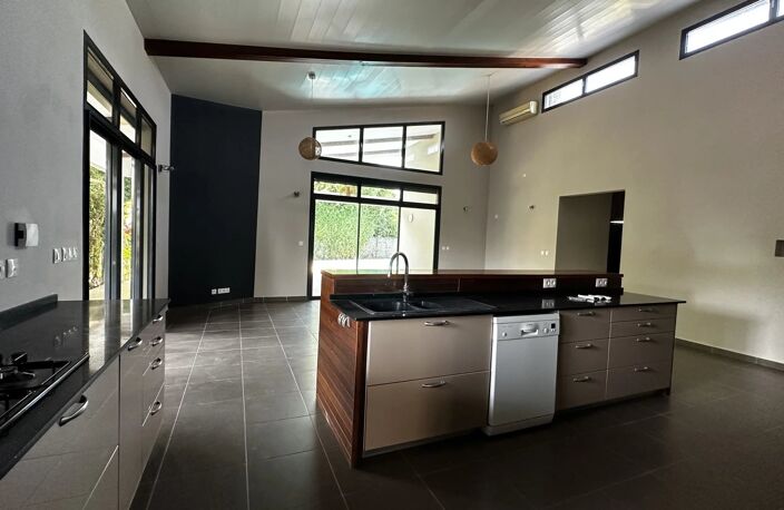 VILLA T5 avec piscine proche de toutes les commodités — photo 5