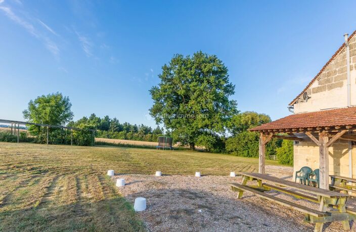 Maison plus 4 gîtes à La Chartre sur le Loir — photo 4