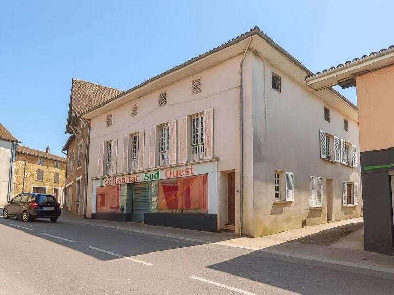 Ensemble immobilier aux multiples atouts — photo 1