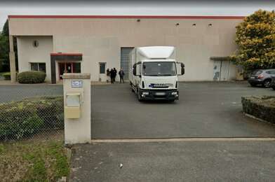 Commerce  700000 €