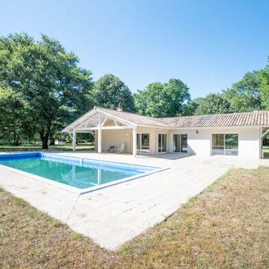 Maison 9 pièces 649000 €