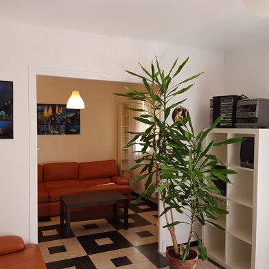 Appartement 3 pièces 831 €