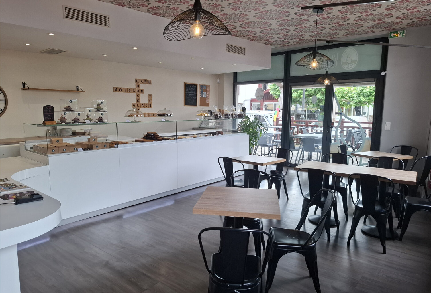 Salon de thé, pâtisserie, glacerie, confiserie — photo 1
