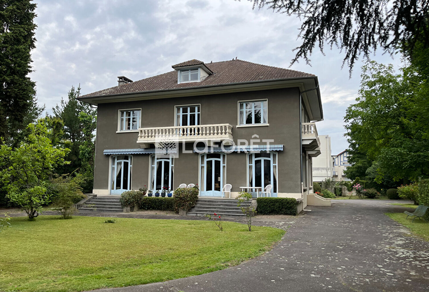 VENTE : maison de 9 pièces (380 m²) à TARBES QUARTIER FOULD — photo 1