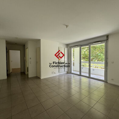 Appartement 3 pièces 815 €