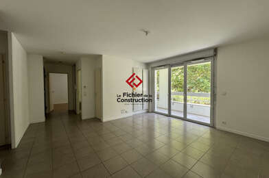 Appartement 3 pièces 815 €