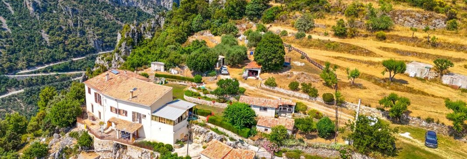 Maison 8 Pièces 180 m² à vendre à Touët-de-l'Escarène (06440)