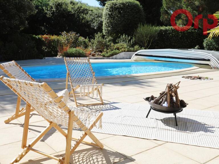 VILLA BORD DE MER — photo 1