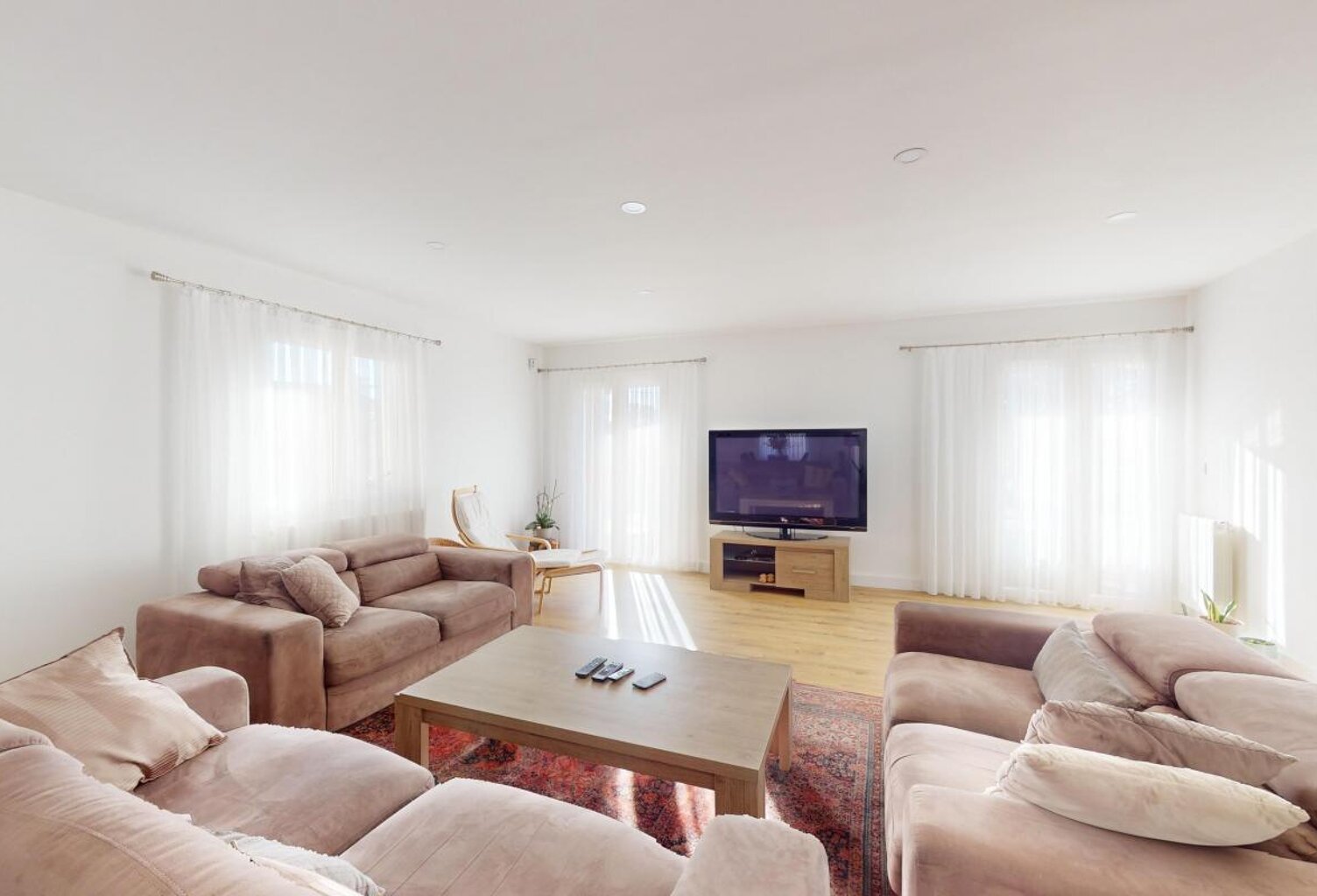 EXCLUSIVITE - MAISON T5 à SAINT-JEAN avec GARAGE/SOUS-SOL, PISCINE, TERRASSE, JARDIN — photo 1