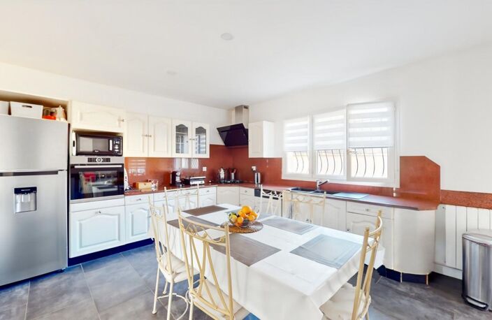 EXCLUSIVITE - MAISON T5 à SAINT-JEAN avec GARAGE/SOUS-SOL, PISCINE, TERRASSE, JARDIN — photo 4