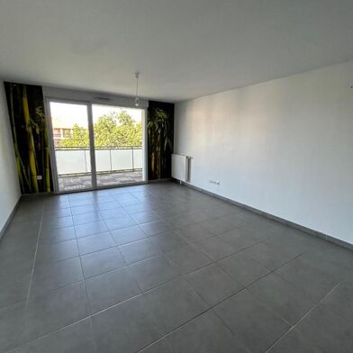 Appartement 3 pièces 900 €