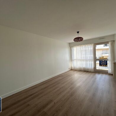 Appartement 3 pièces 780 €