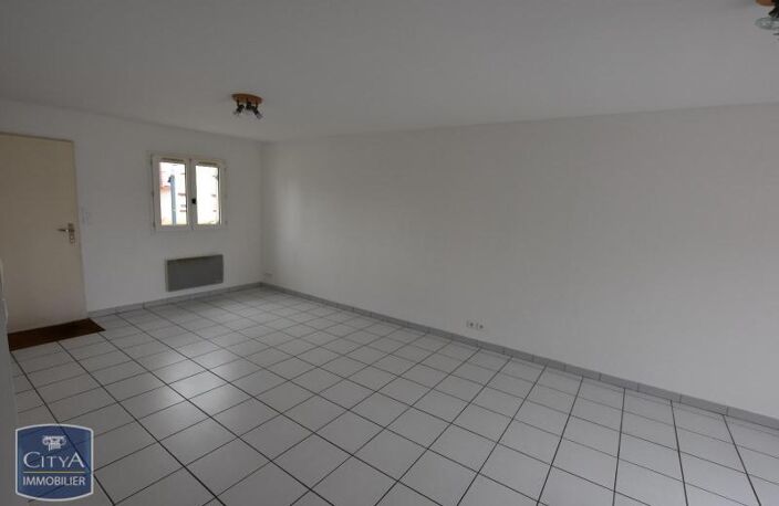 Location maison 4 pièces 82 m² à Chemillé-en-Anjou (49120) — photo 3