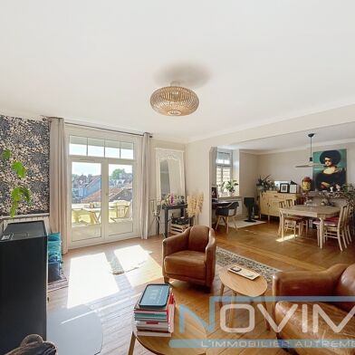 Appartement 5 pièces 243800 €