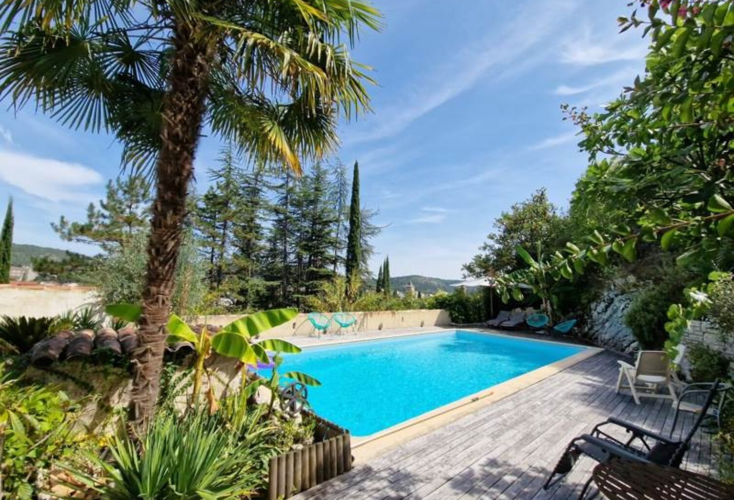 Villa de 8 pièces principales — photo 1