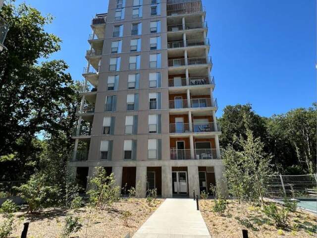 Appartement À Vendre — photo du bien