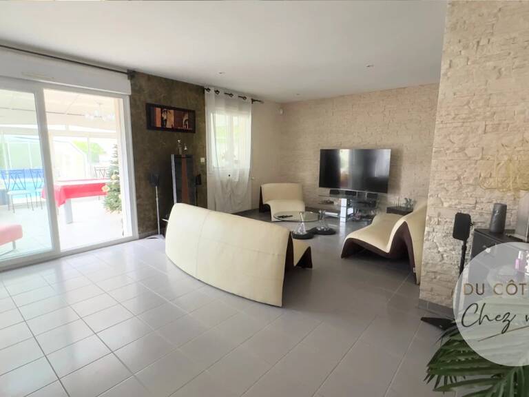 Maison de plain pied avec piscine à vendre à LAVAU, proche d — photo 1