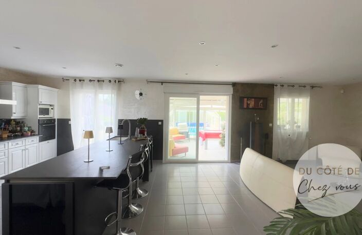 Maison de plain pied avec piscine à vendre à LAVAU, proche d — photo 2