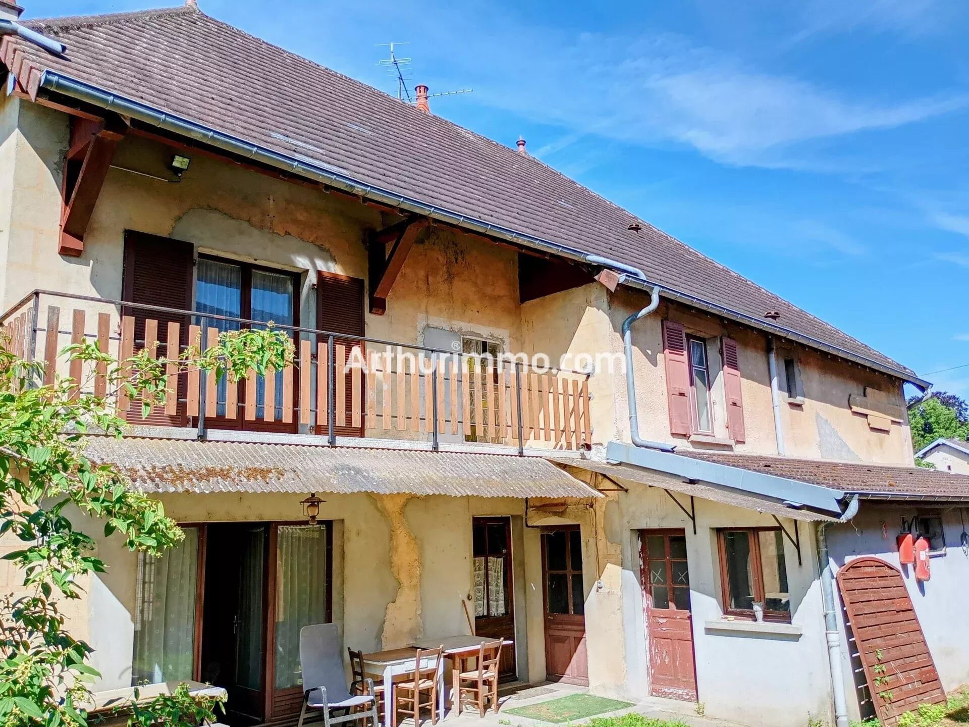 Maison 8 pièces 243 m² · à Champagne-sur-Loue · 243 m² · 165 000 €