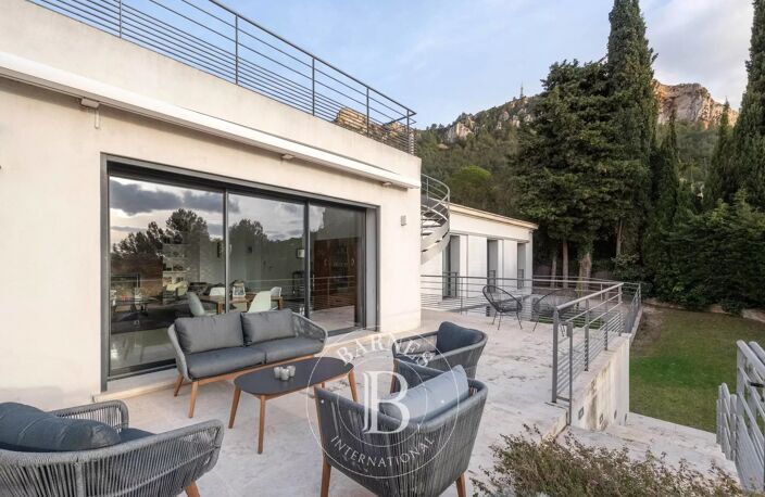 VENTE - CASSIS – VILLA D’ARCHITECTE – VUE MER – PISCINE – 7 CHAM — photo 2