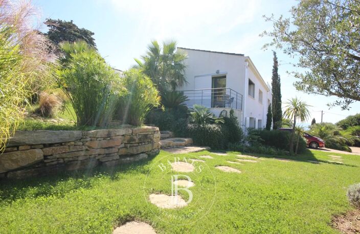 VENTE - CASSIS – VILLA D’ARCHITECTE – VUE MER – PISCINE – 7 CHAM — photo 3