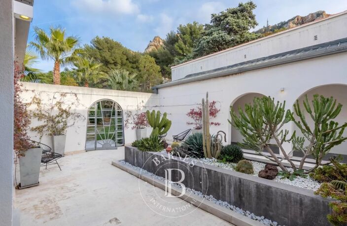 VENTE - CASSIS – VILLA D’ARCHITECTE – VUE MER – PISCINE – 7 CHAM — photo 4