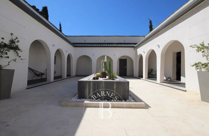 VENTE - CASSIS – VILLA D’ARCHITECTE – VUE MER – PISCINE – 7 CHAM — photo 5