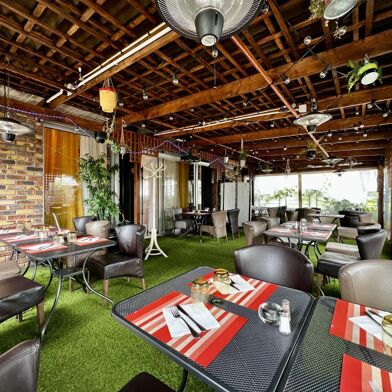 Commerce  224000 €