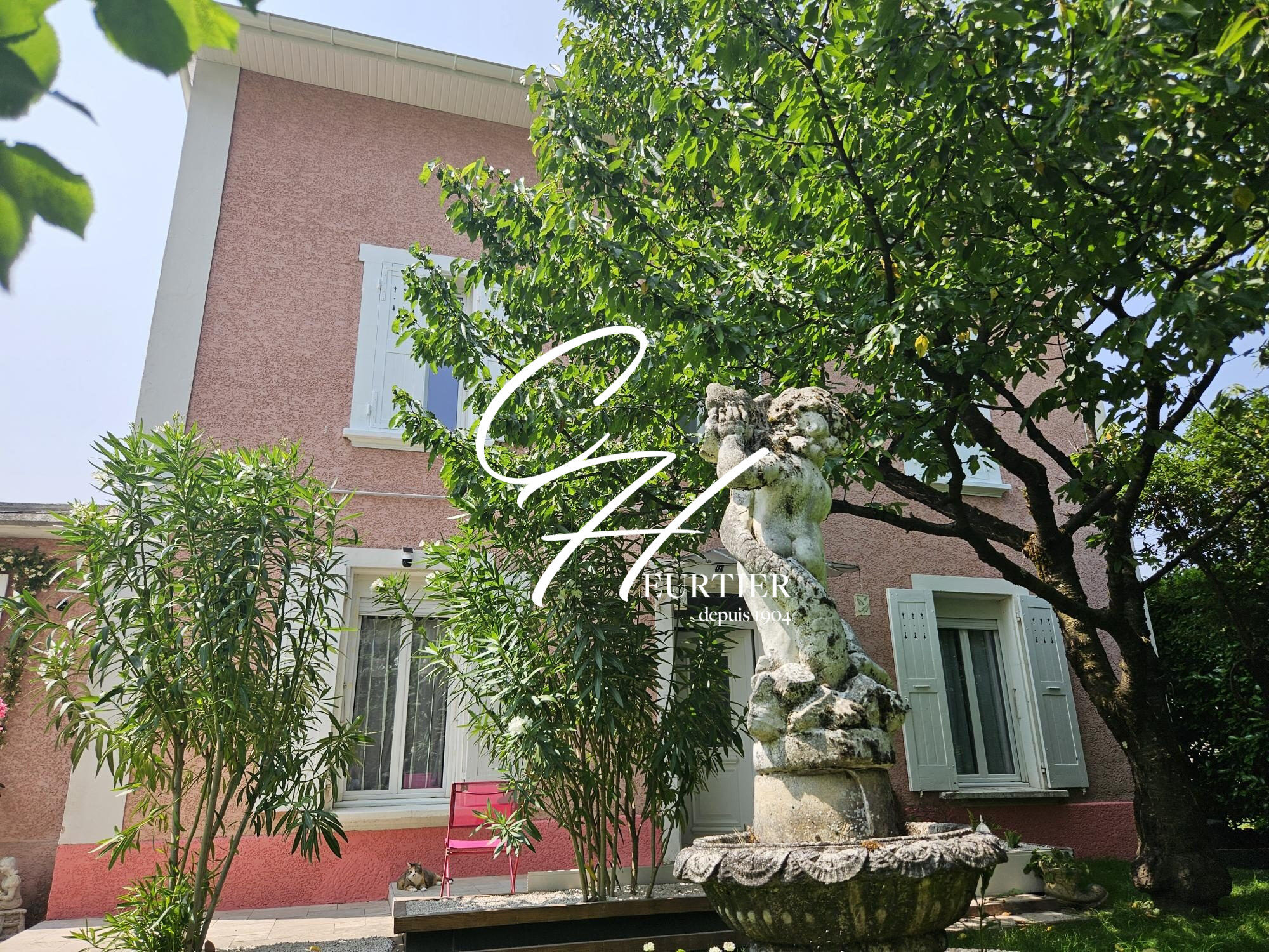 Villa / Maison  T9 à vendre Villard-Bonnot 38190