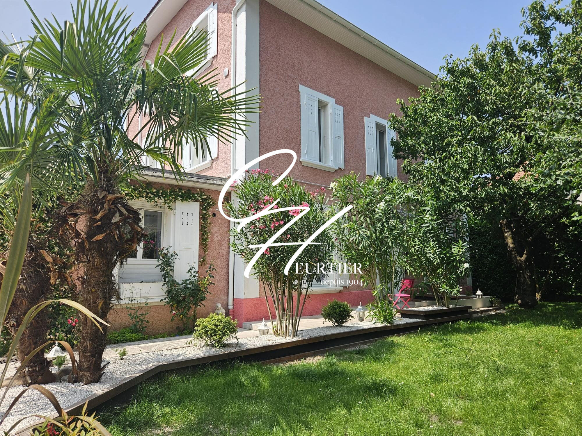 Villa / Maison  T9 à vendre Villard-Bonnot 38190