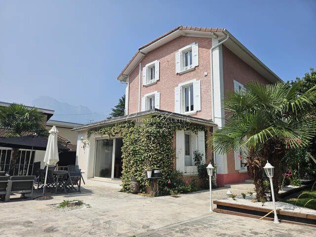 BRIGNOUD - Maison de Maitre de 224 m² habitables de standing av — photo du bien