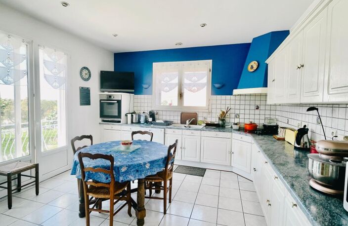 Maison à vendre ANGOULINS 224m² 5 chambres, 2 garages, Terrain 826m² — photo 5