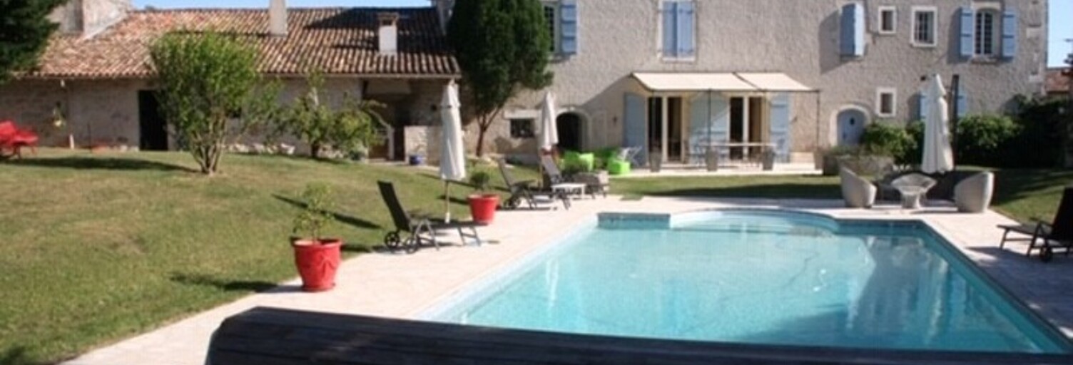 Maison 12 Pièces 320 m² à vendre à Roullet-Saint-Estèphe (16440)