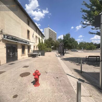 Commerce  290000 €