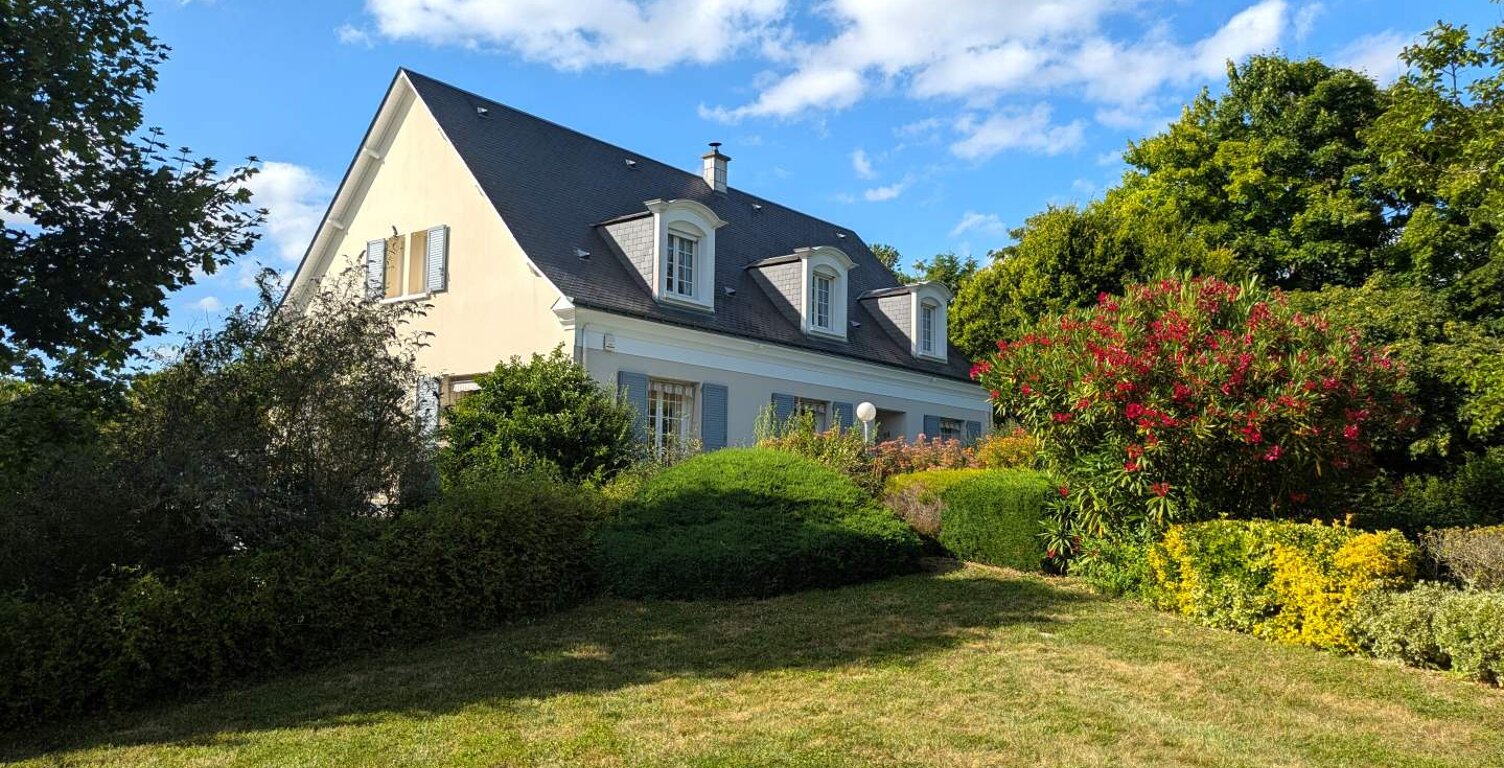Vente maison 7 pièces 203 m² Sainte-Maure-de-Touraine (37800) — photo 1