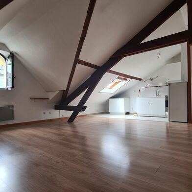 Appartement 3 pièces 596 €