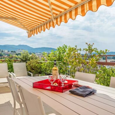 Appartement 4 pièces 1043000 €