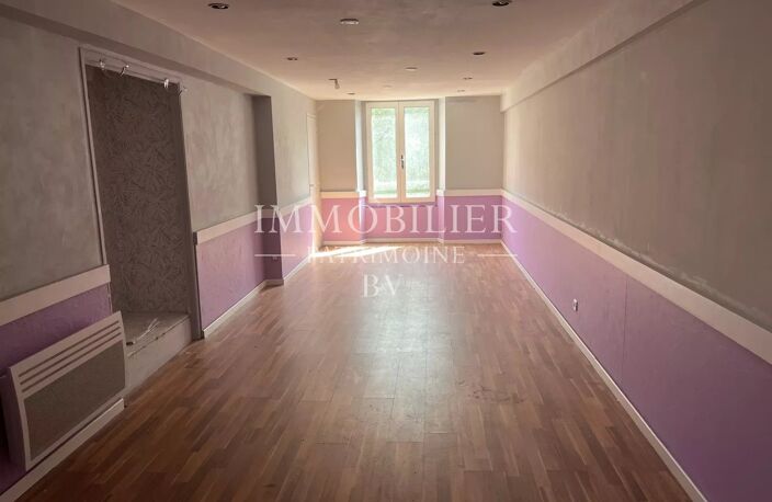 Local commercial — photo 2