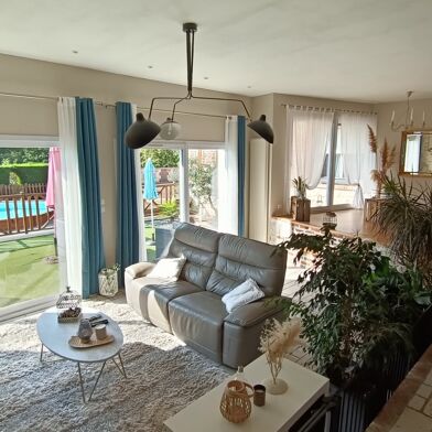 Maison 16 pièces 449000 €