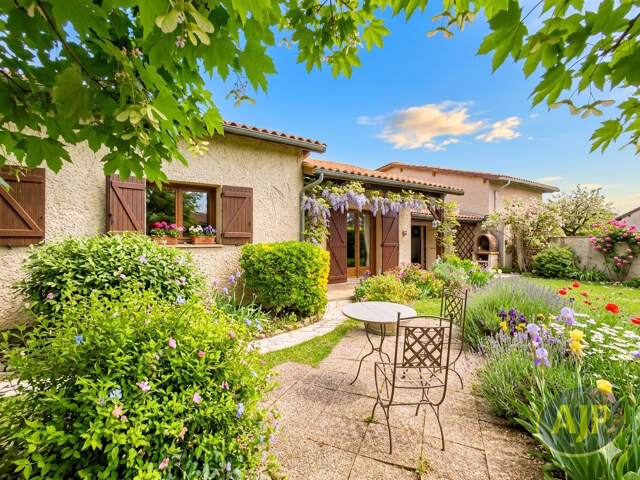 Maison 160m² dont unT2 indépendant Gazinet gare — photo du bien