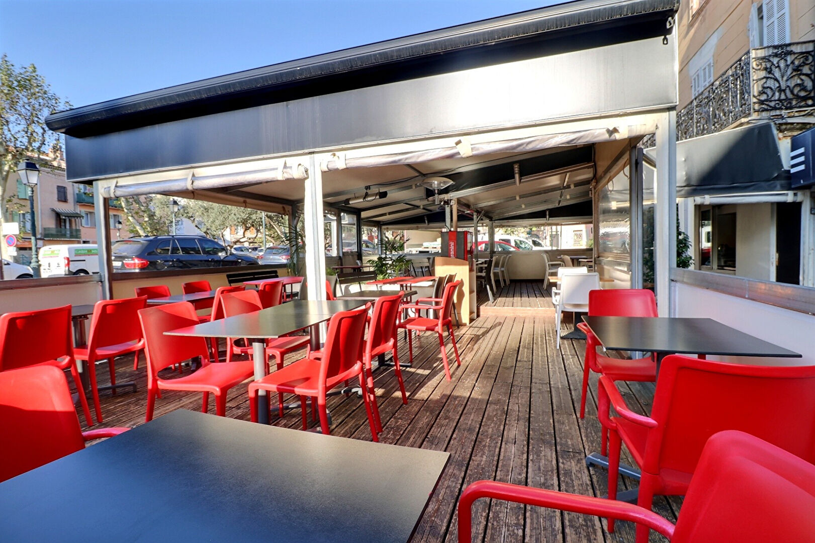 Local commercial  T5 à vendre Cuers 83390