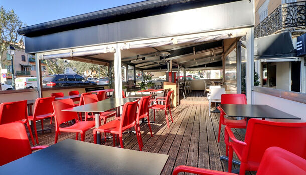 Local commercial 5 pièces  à vendre Cuers 83390