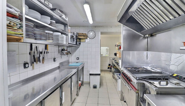 Local commercial 5 pièces  à vendre Cuers 83390