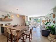 MAISON REFAITE À NEUF AU COEUR DE LA NATURE À VENDRE À GRIMAUD — photo 2