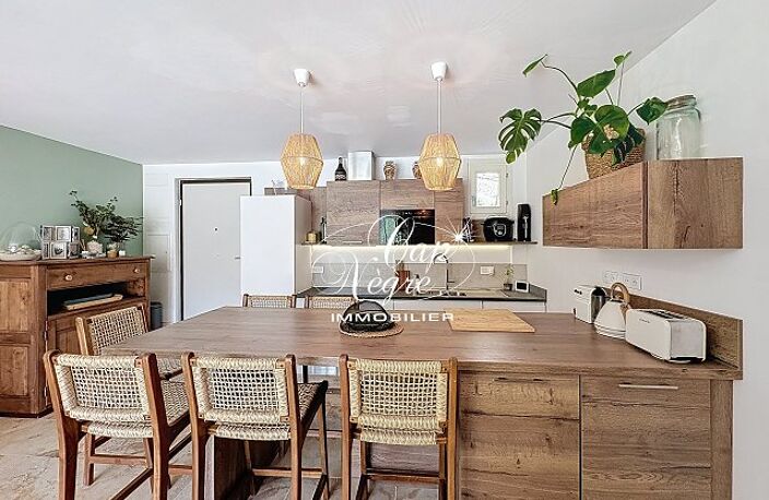 MAISON REFAITE À NEUF AU COEUR DE LA NATURE À VENDRE À GRIMAUD — photo 2