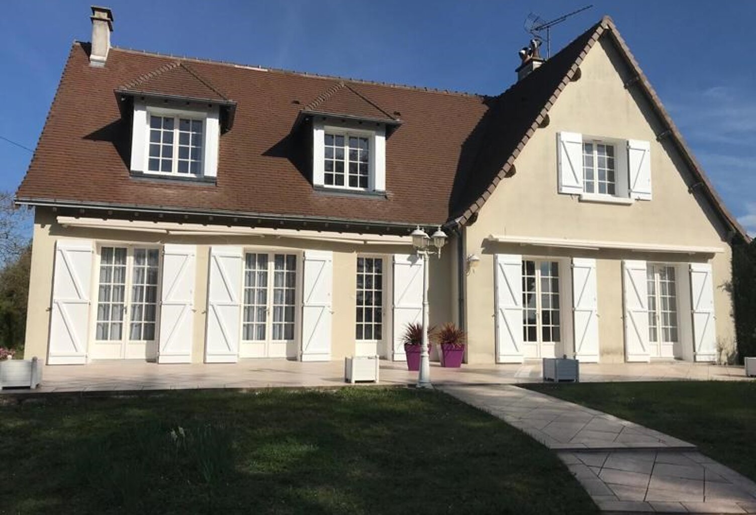Maison de ville de 7 pièces principales — photo 1